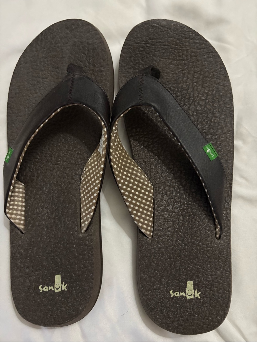 Sanuk Dark Brown Flip-Flop Sandals with Patterned Lining
